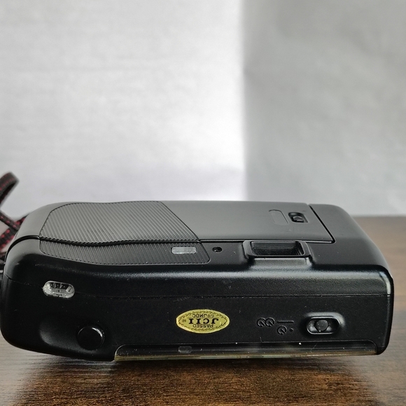 Nikon One Touch 100 35mm Film Point & Shoot Camera VTG 80s Untested - Picture 9 of 17